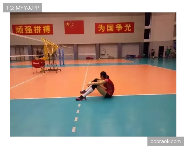 袁心玥训练完直接去豪宅健身房，他家这日常也太讲究了吧？